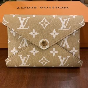 LV - Pochette Kirigami - Medium - BNIB - Rare